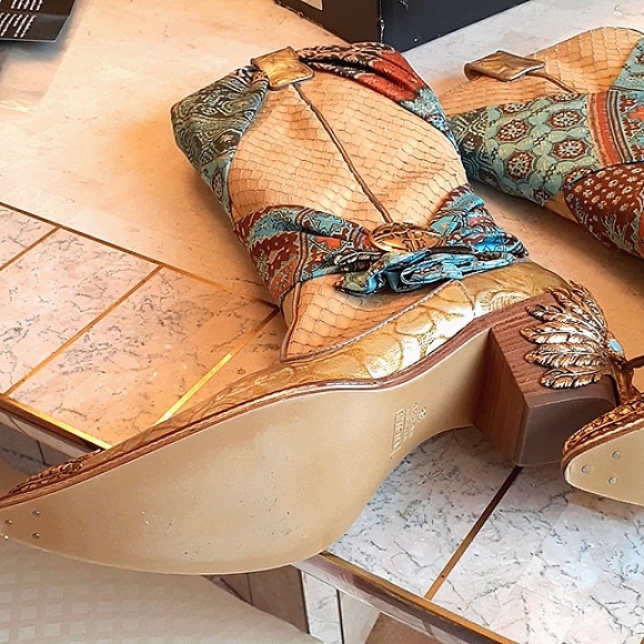 Vintage Giuseppe Zanotti chief head boots, python snake, rare- SZ- 8, NEW - Picture 9 of 15